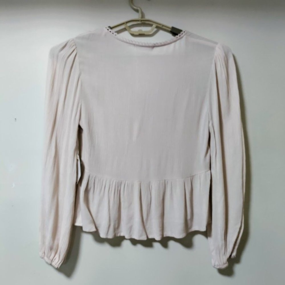 NWT Coco + Jaimeson Gauzy Coquette Whimsy Babydoll Peplum Top Beige Womens Small - Picture 9 of 9